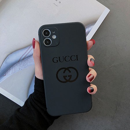 gucci グッチ シリコン アイフォーン 15 ultra ケース
