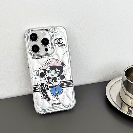 アイフォン 15 薄型 シャネル 