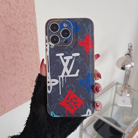革ルイヴィトンのiPhone 15ケース