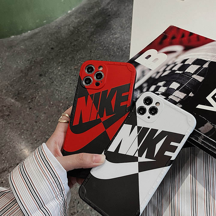 アイフォン 12 プロ 白黒 nike ナイキ アイフォン プロ