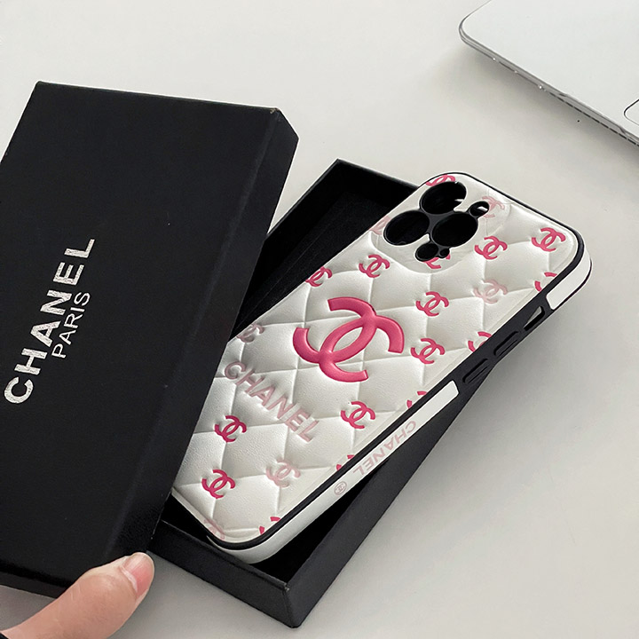 アイフォン 15 ケースchanel 革