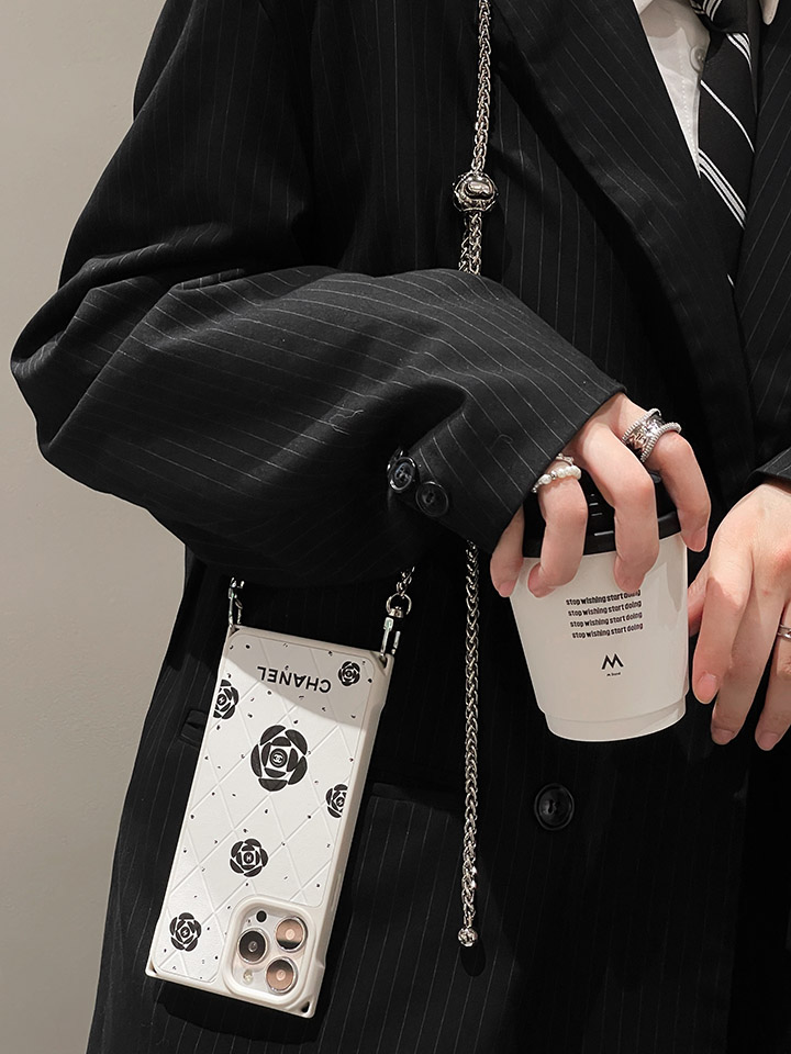 チェーン付き chanel シャネル iphone 15 pro カバー