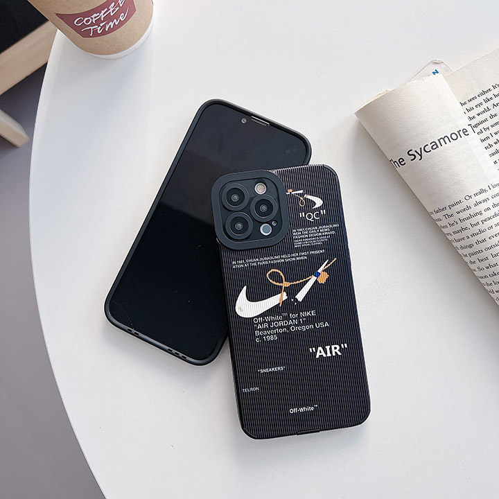 アイフォン 14pro ナイキ nike カバー