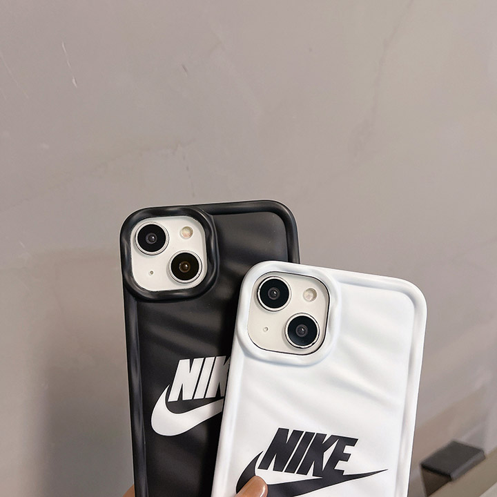 NIKE iPhone 15ケース