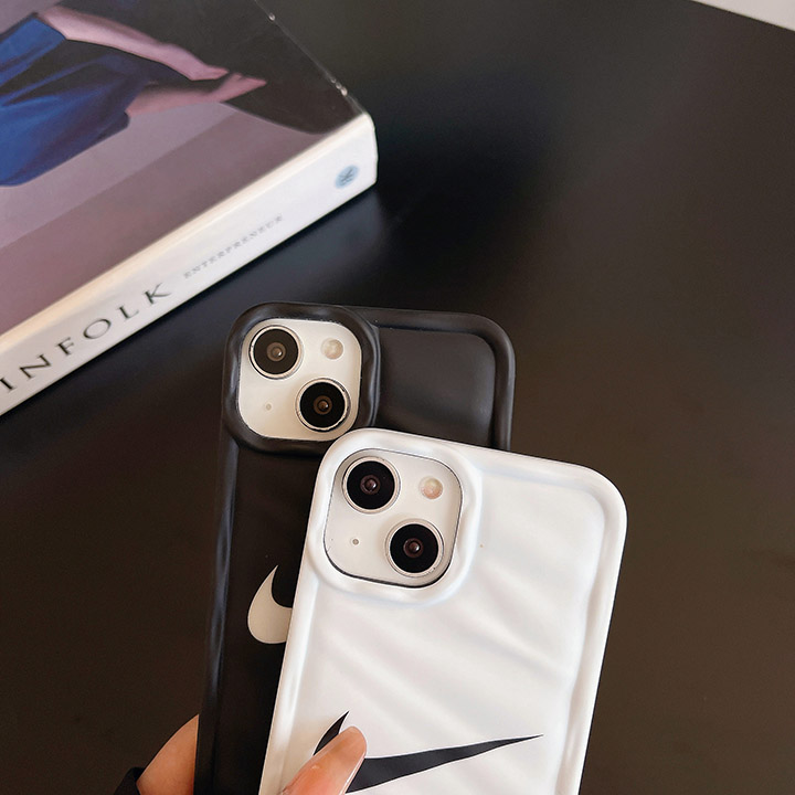 アイホン 15pro max スマホケースnike風 白黒